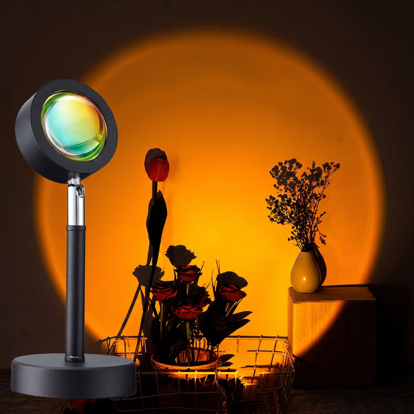 Lampa Sunset — lampa i pomarańczowy krąg światła na ścianie